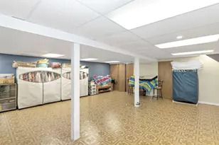 2013 Briar Hill Dr W, Schaumburg, IL 60194 - Photo 34