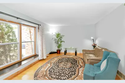 2013 Briar Hill Drive W, Schaumburg, IL 60194 - Photo 8