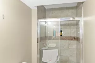 2013 Briar Hill Dr W, Schaumburg, IL 60194 - Photo 18