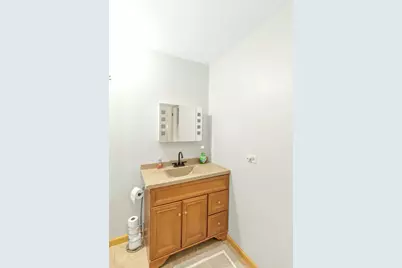 2013 Briar Hill Drive W, Schaumburg, IL 60194 - Photo 32