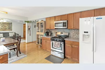 2013 Briar Hill Drive W, Schaumburg, IL 60194 - Photo 16