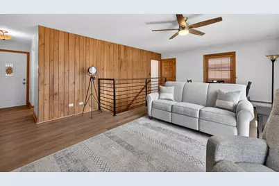 1009 Meadow Lane, Elgin, IL 60123 - Photo 10