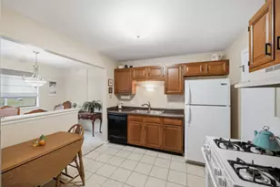 132 Wolcott Ct, Schaumburg, IL 60193 - Photo 4