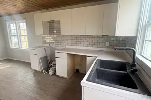 818 S Church St, Carmi, IL 62821 - Photo 6