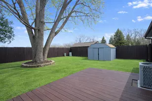 386 Campus Dr, Elgin, IL 60120 - Photo 24