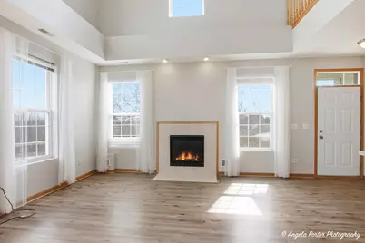 323 S Litchfield Drive, Round Lake, IL 60073 - Photo 4