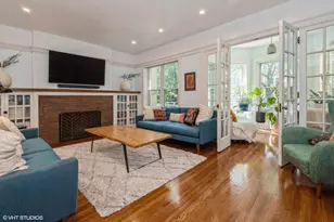 4745 N Malden St, Chicago, IL 60640 - Photo 2