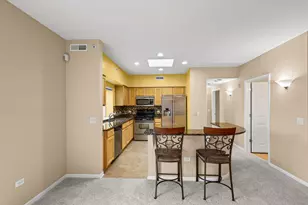 405 S Creekside Dr, Palatine, IL 60074 - Photo 6