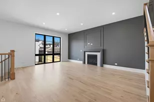 4242 N Sacramento Ave, Chicago, IL 60618 - Photo 12