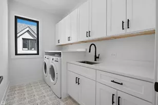 4242 N Sacramento Ave, Chicago, IL 60618 - Photo 30