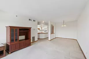 7450 N Waukegan Rd, Niles, IL 60714 - Photo 6