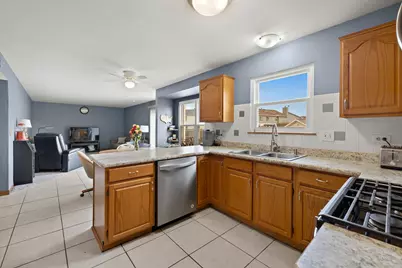 1278 Regent Drive, Mundelein, IL 60060 - Photo 12