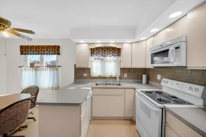 10336 S Pulaski Road #202, Oak Lawn, IL 60453 - Photo 14