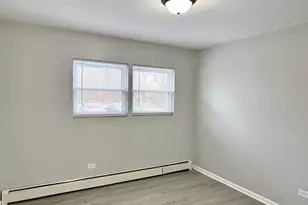 8635 S 84th Ct, Hickory Hills, IL 60457 - Photo 10