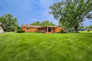 104 Sharon Ln, North Aurora, IL 60542 - Photo 16