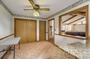 104 Sharon Ln, North Aurora, IL 60542 - Photo 8