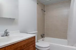 5457 W Edmunds St, Chicago, IL 60630 - Photo 12