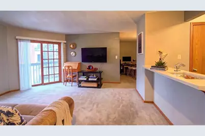 4302 W Shamrock Lane #2D, McHenry, IL 60050 - Photo 2