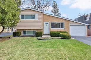 25 N Craig Pl, Lombard, IL 60148 - Photo 1