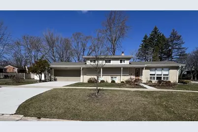 204 W Clarendon Street, Arlington Heights, IL 60004 - Photo 1