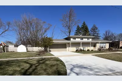 204 W Clarendon Street, Arlington Heights, IL 60004 - Photo 2