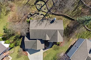 715 Blue Ridge Dr, Streamwood, IL 60107 - Photo 2