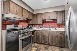 595 Hickory St, Chicago Heights, IL 60411 - Photo 2