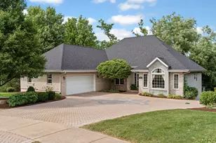 203 Windham Cir, Yorkville, IL 60560 - Photo 2