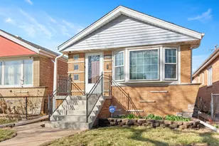 4846 S Luna Ave, Chicago, IL 60638 - Photo 2