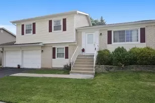 4411 Bayside Cir, Hoffman Estates, IL 60192 - Photo 1