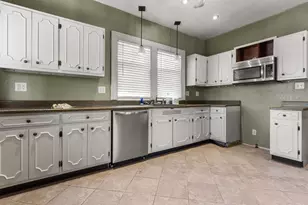 212 N Gardiner Ave, Rockford, IL 61107 - Photo 6