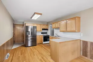 16 S Margaret St, Joliet, IL 60436 - Photo 6