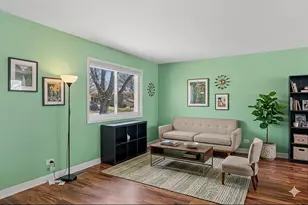 313 Thistle Dr, Bolingbrook, IL 60490 - Photo 2