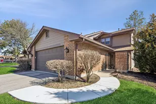 939 Brown Deer Dr, Westmont, IL 60559 - Photo 2