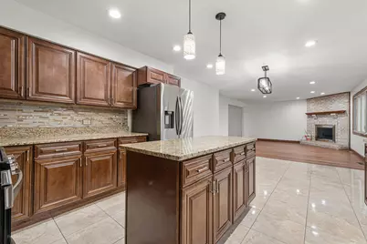 8941 Golden Oak Court, Hickory Hills, IL 60457 - Photo 10