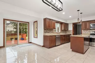 8941 Golden Oak Ct, Hickory Hills, IL 60457 - Photo 8