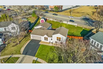 1502 Sawgrass Court, Elgin, IL 60123 - Photo 2