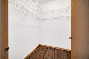 690 S Wellston Ln, Romeoville, IL 60446 - Photo 14