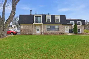 2198 N Oakbrook Cir, Palatine, IL 60074 - Photo 1