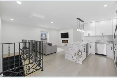 2198 N Oakbrook Circle #2198, Palatine, IL 60074 - Photo 8