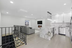 2198 N Oakbrook Cir, Palatine, IL 60074 - Photo 8