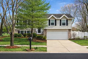 128 S Birchwood Dr, Naperville, IL 60540 - Photo 1