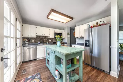 128 S Birchwood Drive, Naperville, IL 60540 - Photo 4