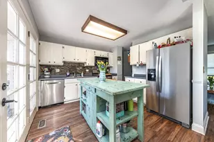 128 S Birchwood Dr, Naperville, IL 60540 - Photo 4