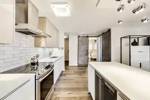 100 E Walton St, Chicago, IL 60611 - Photo 6