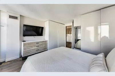 100 E Walton Street #21B, Chicago, IL 60611 - Photo 12