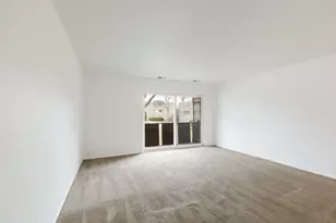 2650 Brookwood Way Dr, Rolling Meadows, IL 60008 - Photo 4