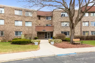 2650 Brookwood Way Drive #203, Rolling Meadows, IL 60008 - Photo 2