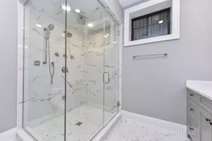 2135 N Lakewood Ave, Chicago, IL 60614 - Photo 22