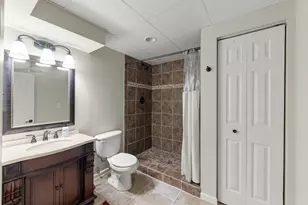 621 Western Dr, North Aurora, IL 60542 - Photo 28